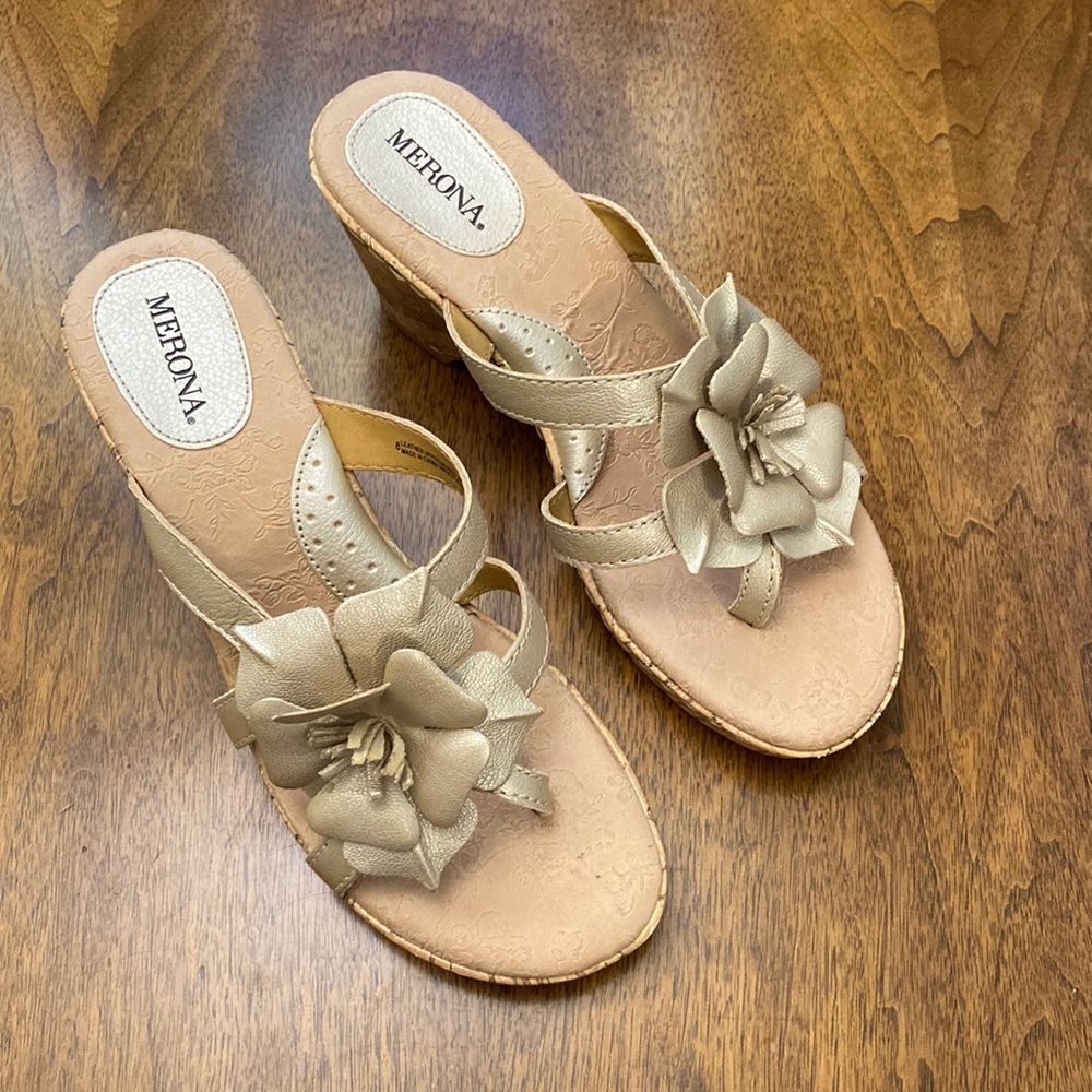 MERONA Gold Wedge Sandal with Flower Detail